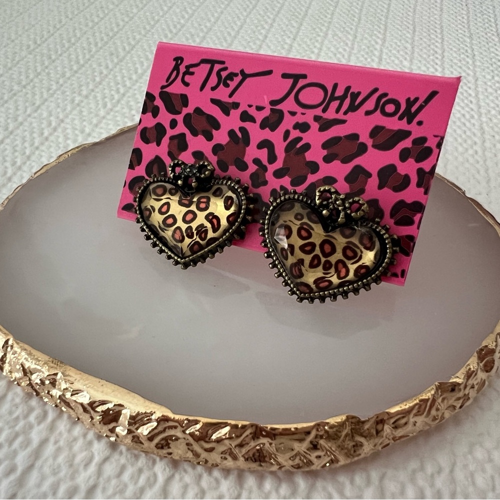 New Betsey Johnson leopard pattern heart studs earring